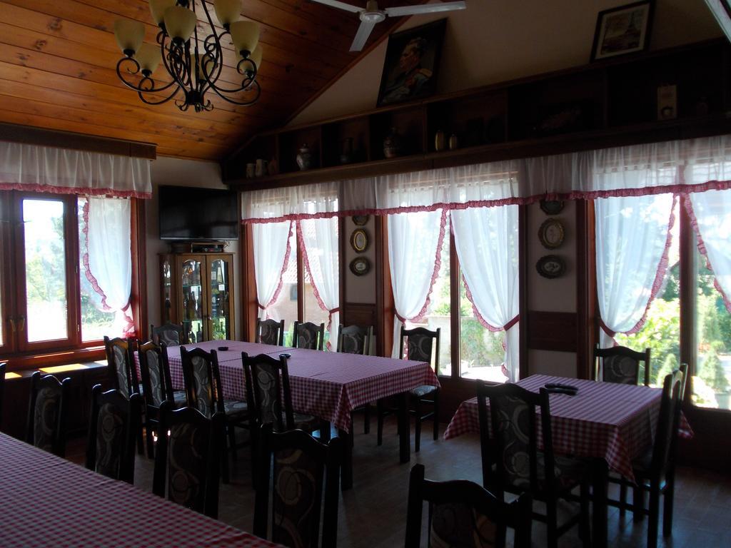 Kuca Za Odmor "Karalic" Bed & Breakfast Ležimir Dış mekan fotoğraf